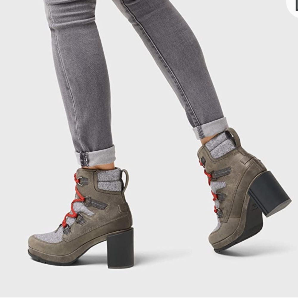 NWOT Sorel Blake Lace Waterproof Bootie